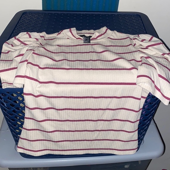 Stripped forever 21 short with shoulder puffs - Picture 1 of 2
